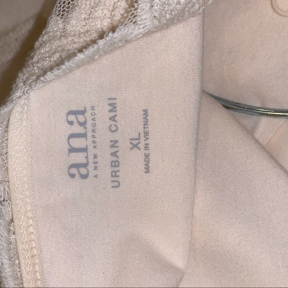 Lace ivory top - Picture 3 of 3